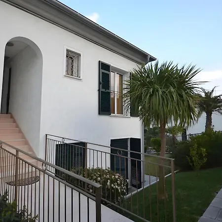 Apartmán Trilocale Con Piscina Vista Mare *