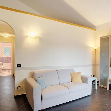 Trilocale Con Piscina Vista Mare Diano Castello