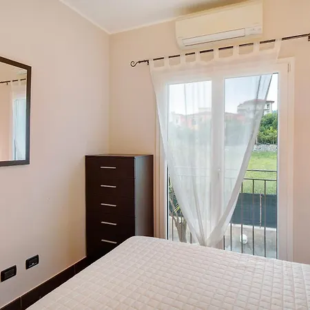 Trilocale Con Piscina Vista Mare Diano Castello