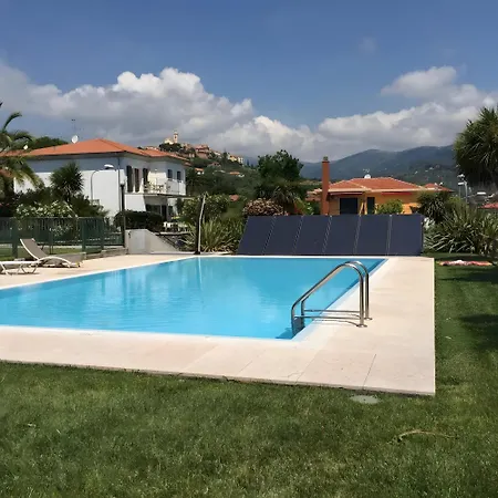 Apartment Trilocale Con Piscina Vista Mare